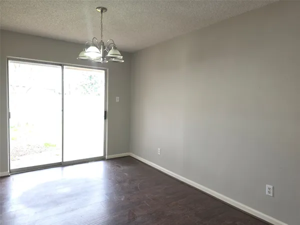 $1,725 | 9814 Kiwi Lane, Conroe, TX 77385