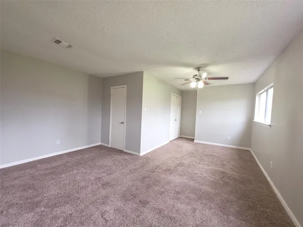 $1,725 | 9814 Kiwi Lane, Conroe, TX 77385