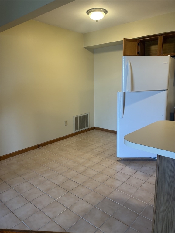 100 Howard Street, Unit 6 Fall River, MA 02721 - Photo 4 of 7 Gallery Image 4