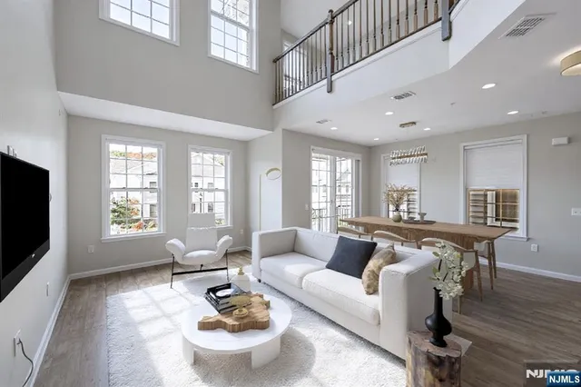 $799,999 | 41 Sequoia Drive, Cedar Grove, NJ 07009