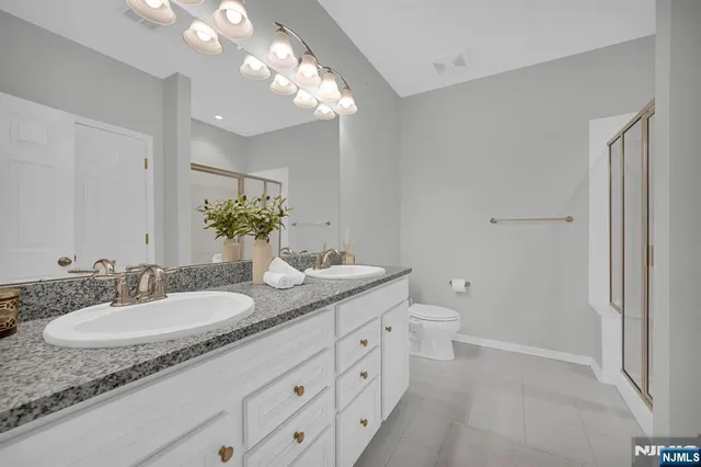 $799,999 | 41 Sequoia Drive, Cedar Grove, NJ 07009