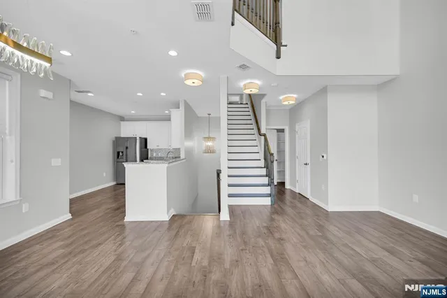 $799,999 | 41 Sequoia Drive, Cedar Grove, NJ 07009