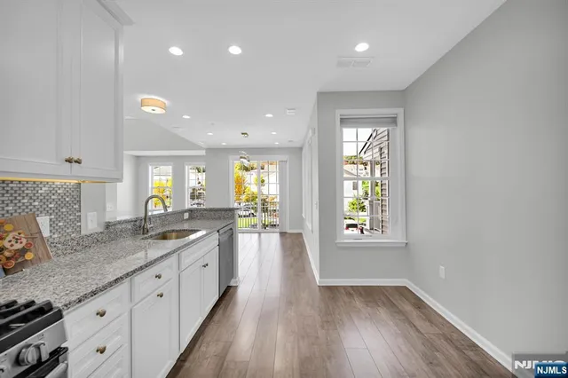 $799,999 | 41 Sequoia Drive, Cedar Grove, NJ 07009