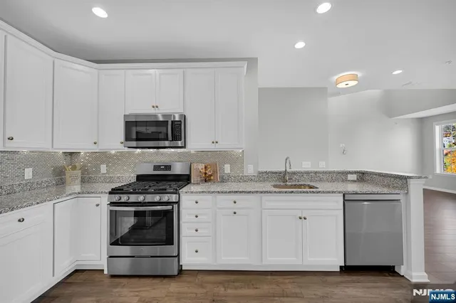 $799,999 | 41 Sequoia Drive, Cedar Grove, NJ 07009