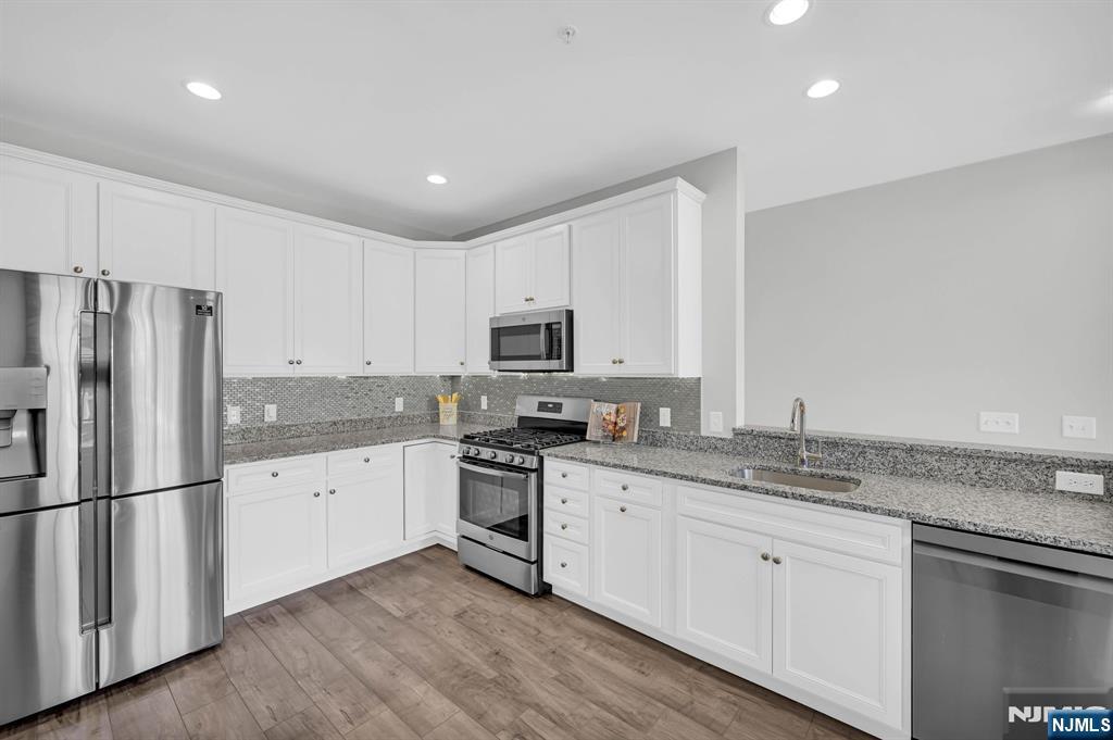 41 Sequoia Drive Cedar Grove, NJ 07009 - Photo 9 of 49