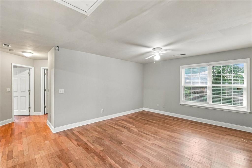 187 Hemphill School Road Northwest Atlanta, GA 30331 - Photo 9 of 17 Gallery Image 9