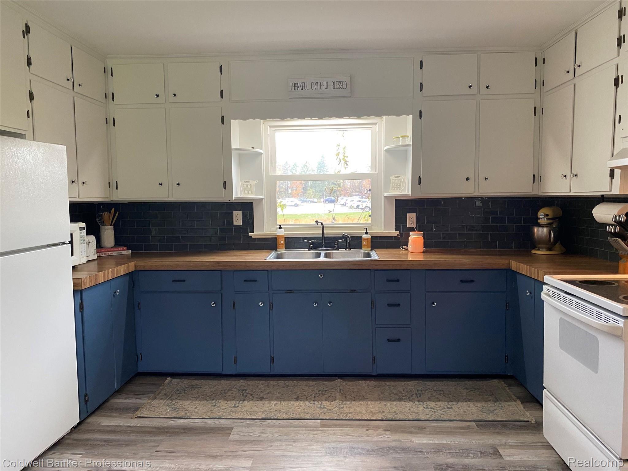 1753 Daley Road Lapeer, MI 48446 - Photo 14 of 48 E87ADF87-A4A2-456D-B594-76A4870CA0FD.jpeg