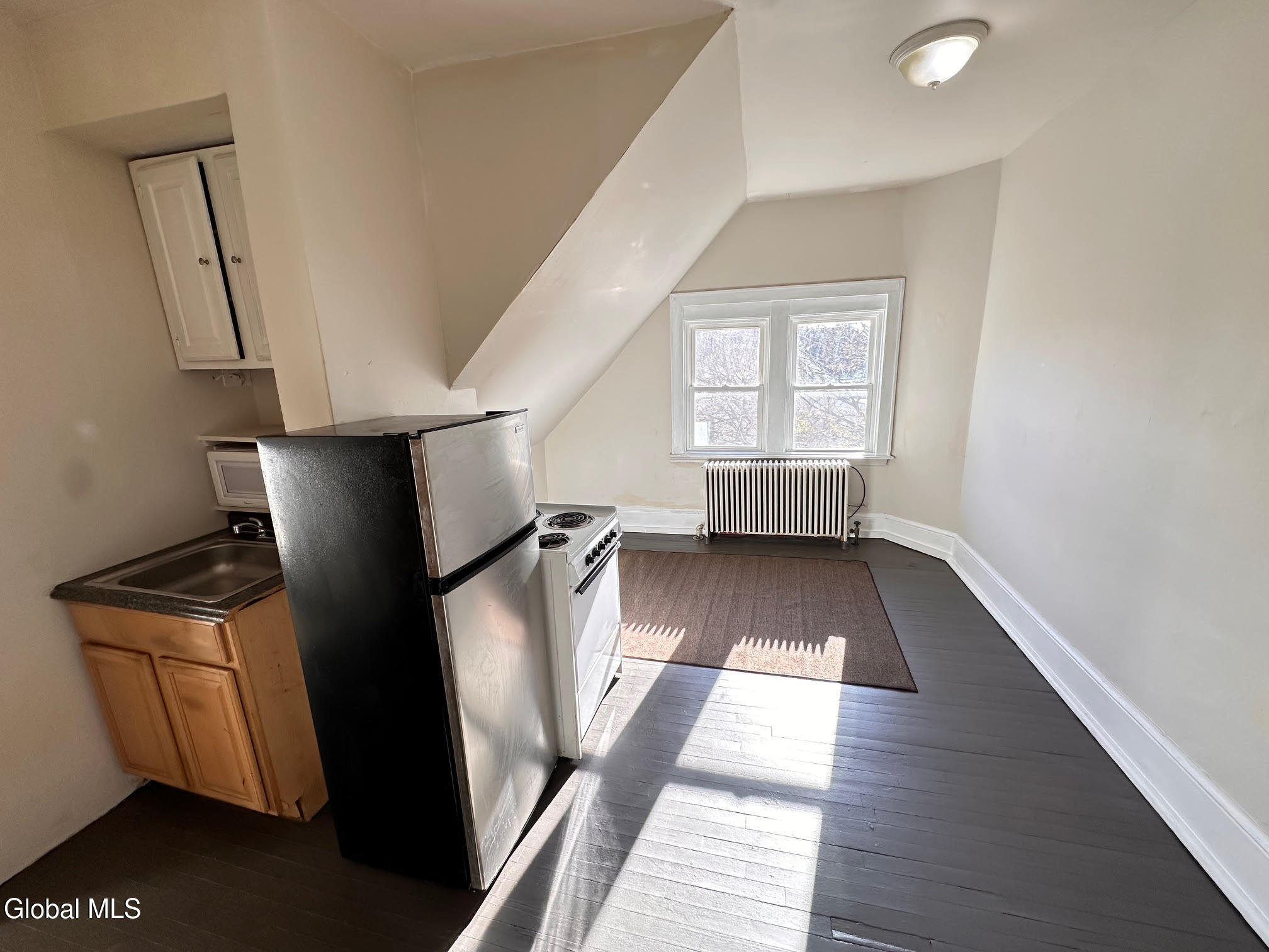 166 2nd Avenue, Unit 10 Troy, NY 12180 - Photo 4 of 8 13``13