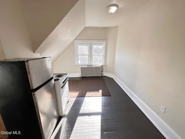 $950 | 166 2nd Avenue, Unit 10, Troy, NY 12180