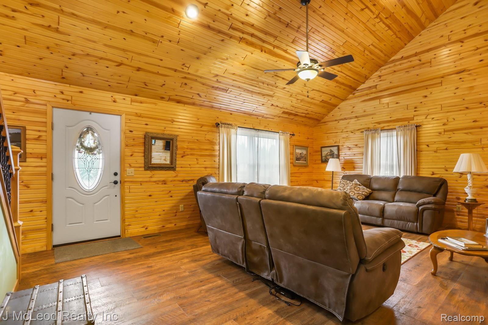 8260 Ellis Road Millington, MI 48746 - Photo 9 of 49 8260 Ellis Rd Millington-9.jpg