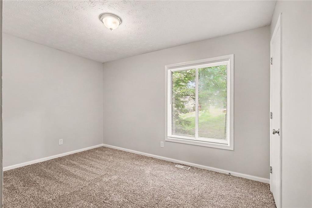 5182 Manitou Way Stone Mountain, GA 30087 - Photo 13 of 28