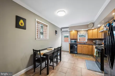 $325,000 | 2530 South 11th Street, Philadelphia, PA 19148