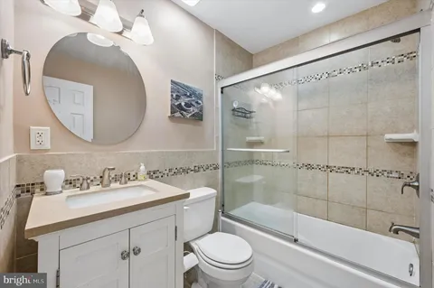 $325,000 | 2530 South 11th Street, Philadelphia, PA 19148