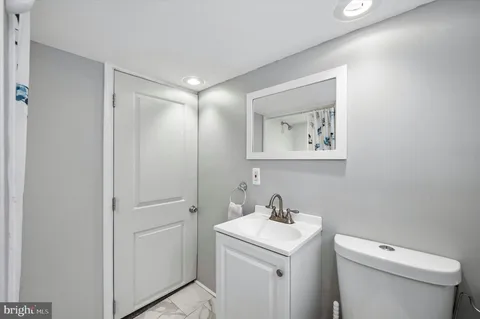 $325,000 | 2530 South 11th Street, Philadelphia, PA 19148