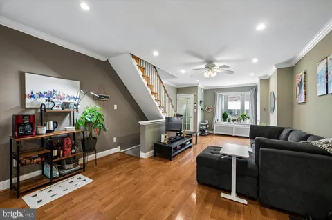 $325,000 | 2530 South 11th Street, Philadelphia, PA 19148