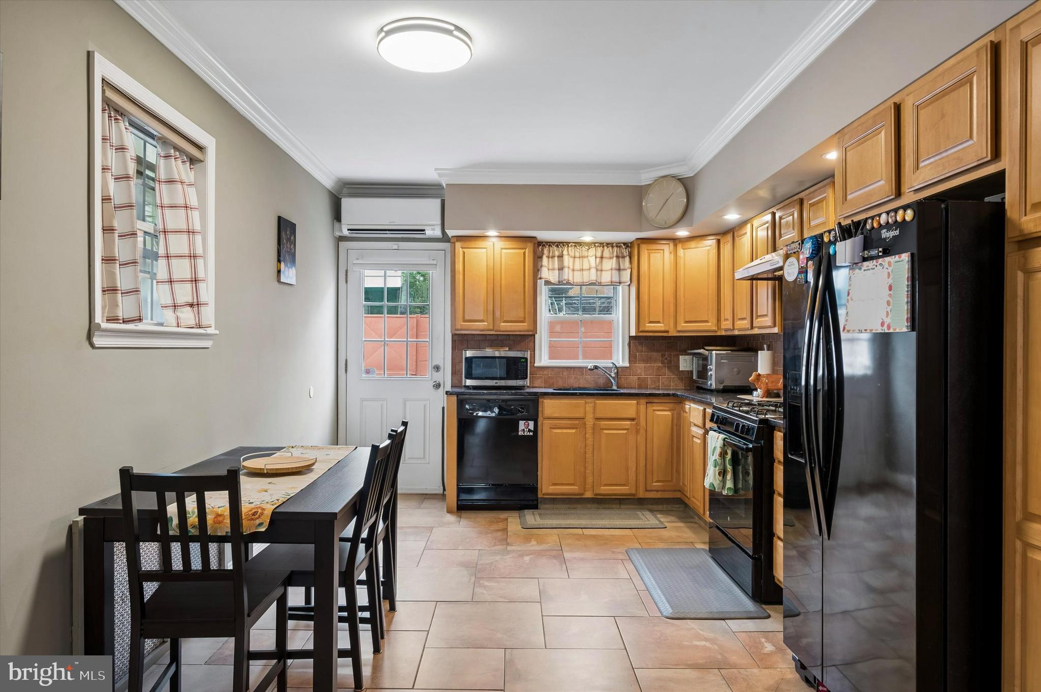 2530 South 11th Street Philadelphia, PA 19148 - Photo 10 of 22 Room for a kitchen table