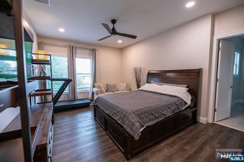 362 Harrison Street Paramus, NJ 07652 - Photo 32 of 50