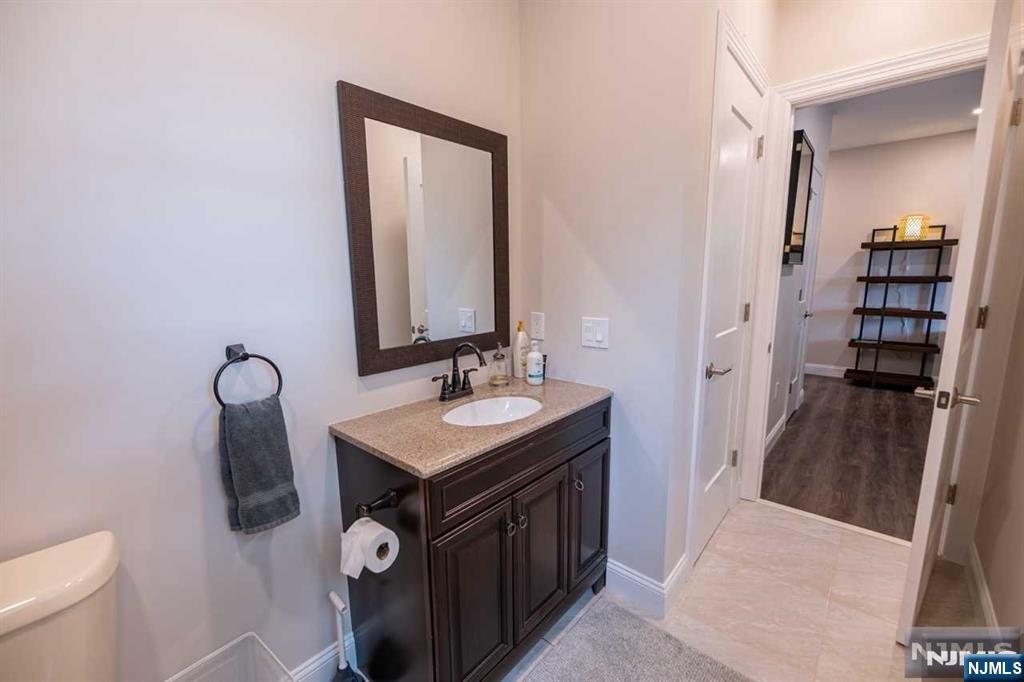 362 Harrison Street Paramus, NJ 07652 - Photo 33 of 50