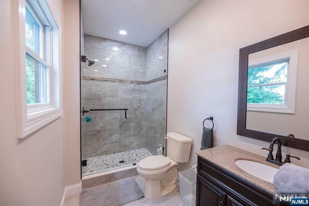 362 Harrison Street Paramus, NJ 07652 - Photo 34 of 50