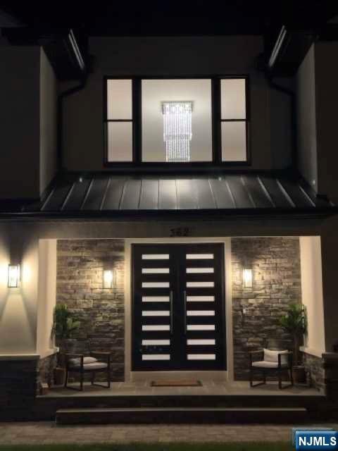 362 Harrison Street Paramus, NJ 07652 - Photo 4 of 50