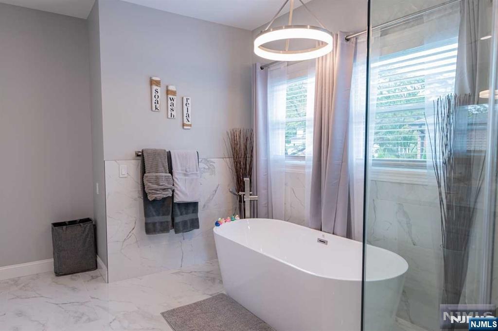 362 Harrison Street Paramus, NJ 07652 - Photo 41 of 50