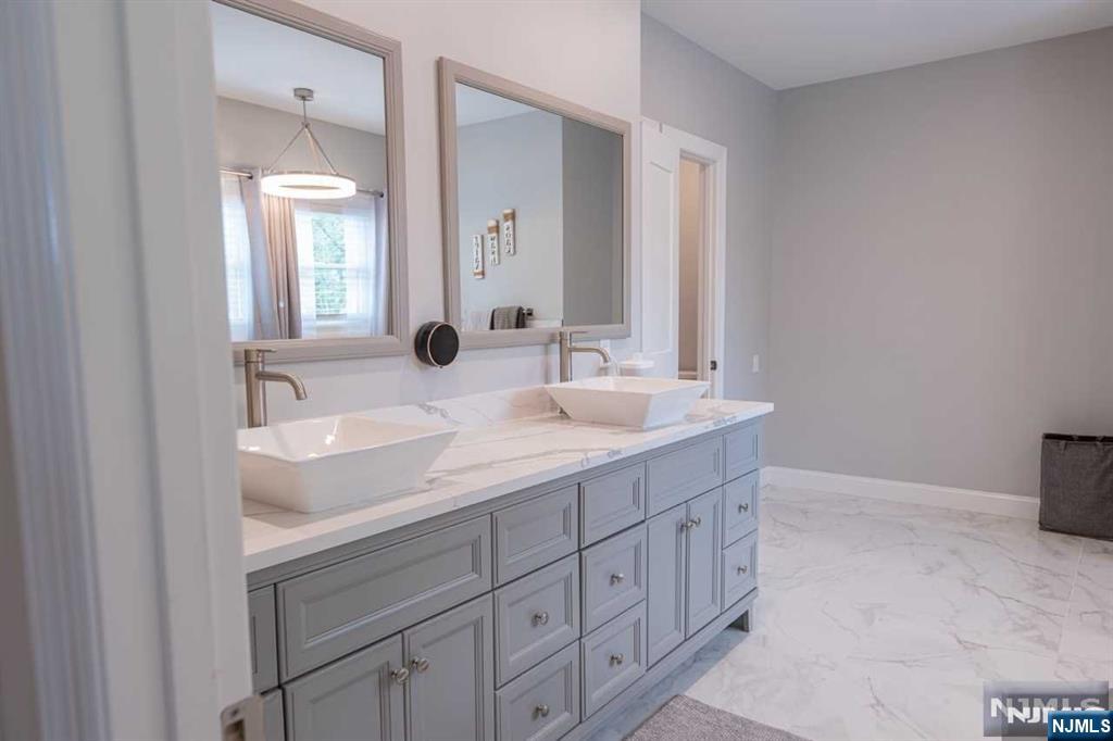 362 Harrison Street Paramus, NJ 07652 - Photo 42 of 50