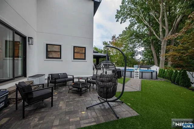 $1,700,000 | 362 Harrison Street, Paramus, NJ 07652