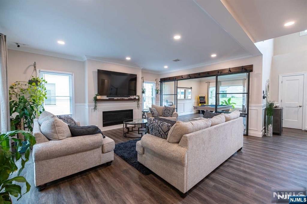 362 Harrison Street Paramus, NJ 07652 - Photo 9 of 50