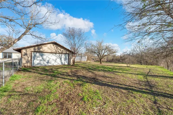 $189,900 | 203 Hedwig Street, Riesel, TX 76682
