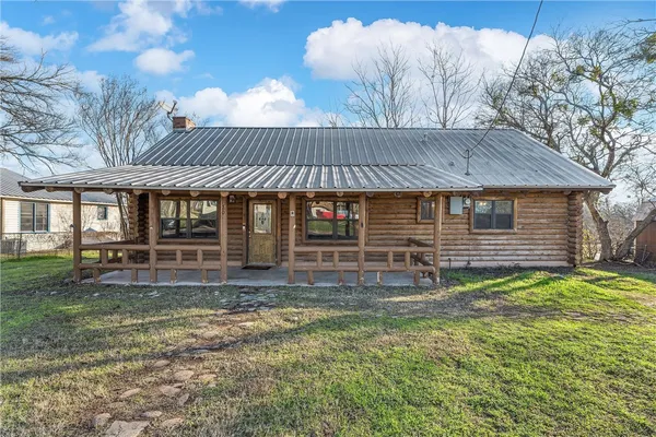 $189,900 | 203 Hedwig Street, Riesel, TX 76682