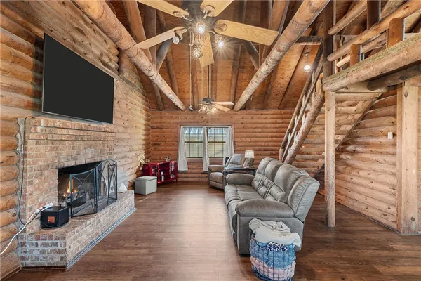 $189,900 | 203 Hedwig Street, Riesel, TX 76682