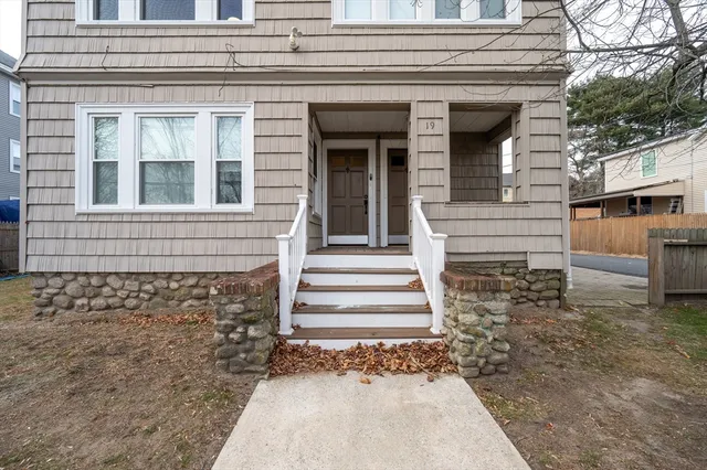 $2,300 | 19 Oliver Street, Unit 2, Milford, MA 01757