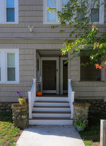 $2,300 | 19 Oliver Street, Unit 2, Milford, MA 01757