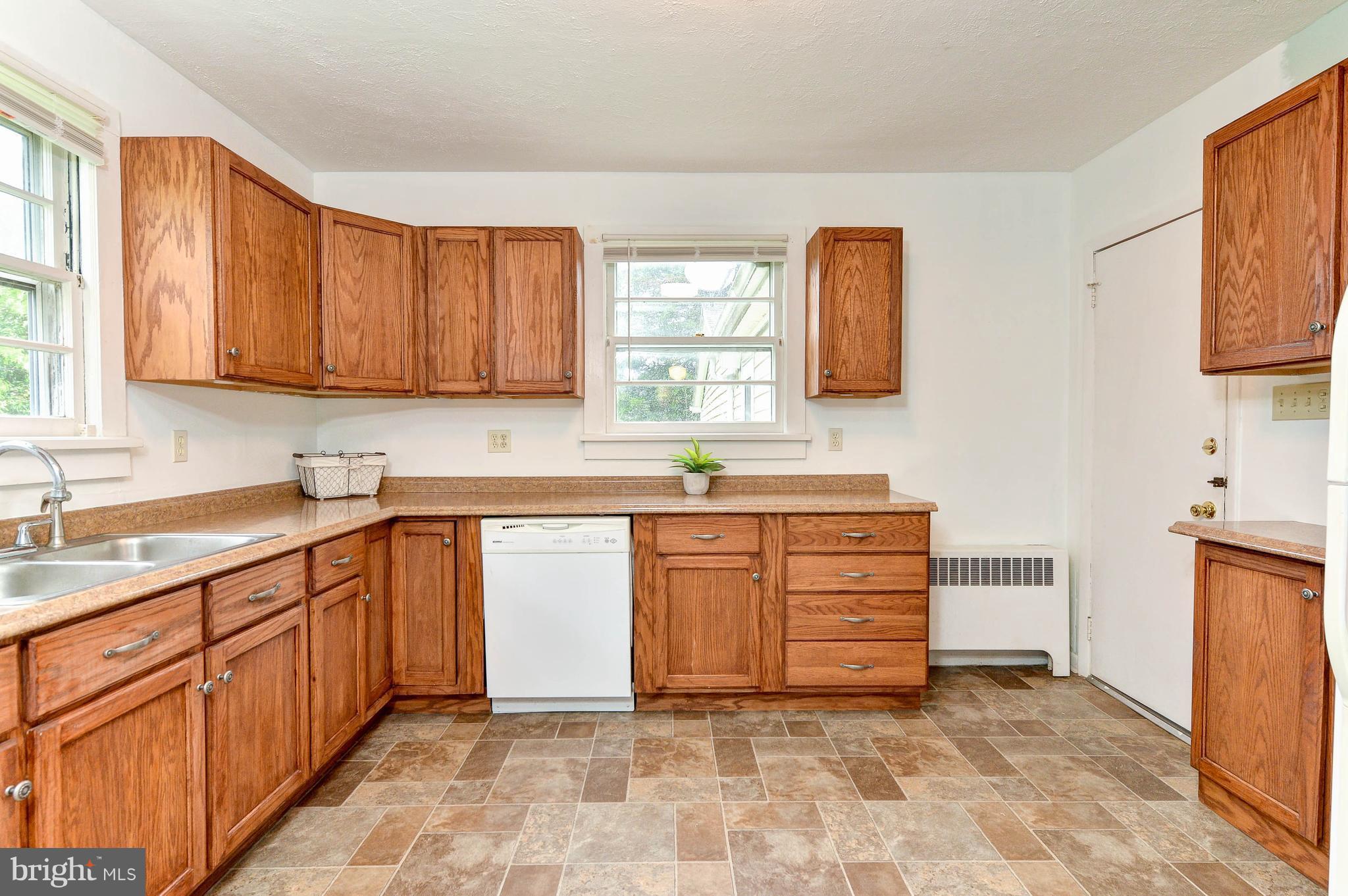 27 Red Barn Road Port Deposit, MD 21904 - Photo 7 of 22 MAIN LEVEL KITCHEN