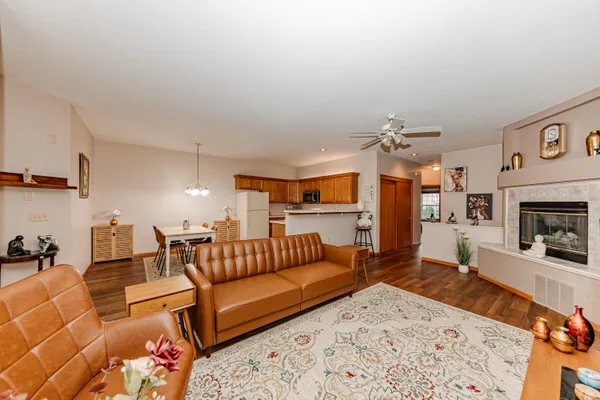 $265,900 | 11200 West Gilbert Avenue, Unit D, Wauwatosa, WI 53226