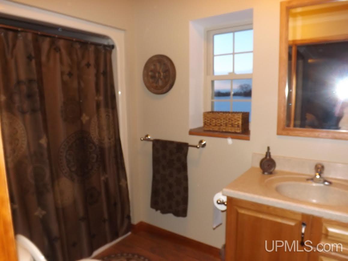 5511 G5 Road Escanaba, MI 49829 - Photo 7 of 30