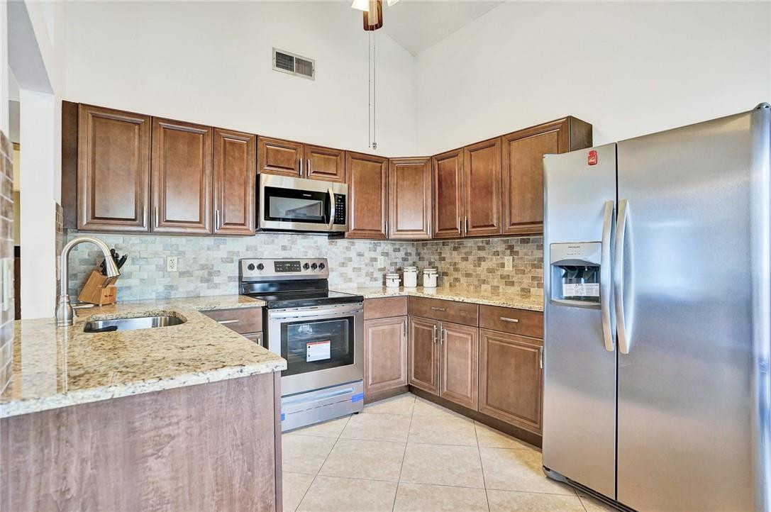 23435 Liberty Bell Terrace Boca Raton, FL 33433 - Photo 8 of 35 Photo 8