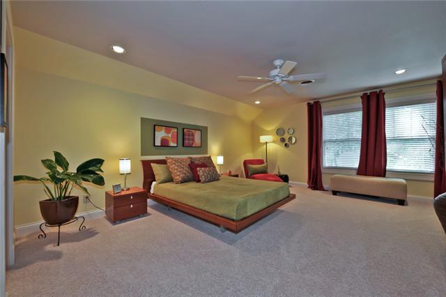 4124 Sneed Road Nashville, TN 37215 - Photo 19 of 20 SPACIOUS GUEST ROOM WITH CARPET & CEILING FAN
