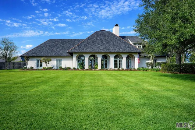 $1,200,000 | 107 Cedar Tree Drive, Thibodaux, LA 70301