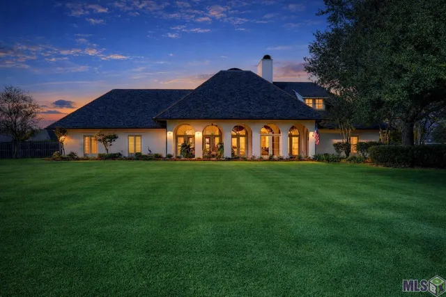 $1,200,000 | 107 Cedar Tree Drive, Thibodaux, LA 70301