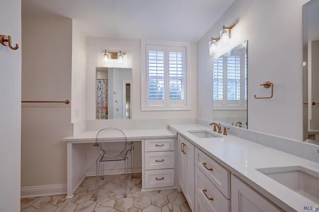 $1,200,000 | 107 Cedar Tree Drive, Thibodaux, LA 70301