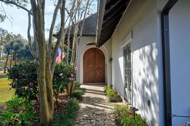 $1,200,000 | 107 Cedar Tree Drive, Thibodaux, LA 70301