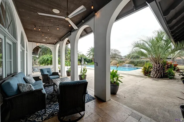 $1,200,000 | 107 Cedar Tree Drive, Thibodaux, LA 70301