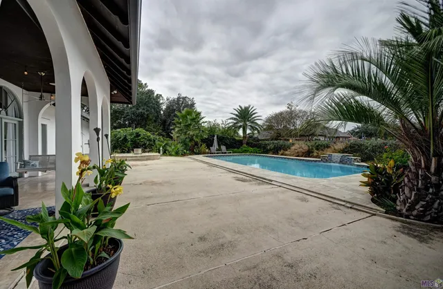 $1,200,000 | 107 Cedar Tree Drive, Thibodaux, LA 70301