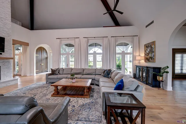 $1,200,000 | 107 Cedar Tree Drive, Thibodaux, LA 70301