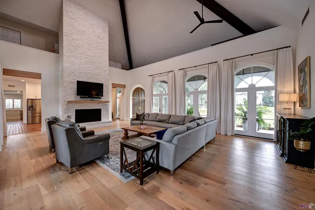 $1,200,000 | 107 Cedar Tree Drive, Thibodaux, LA 70301