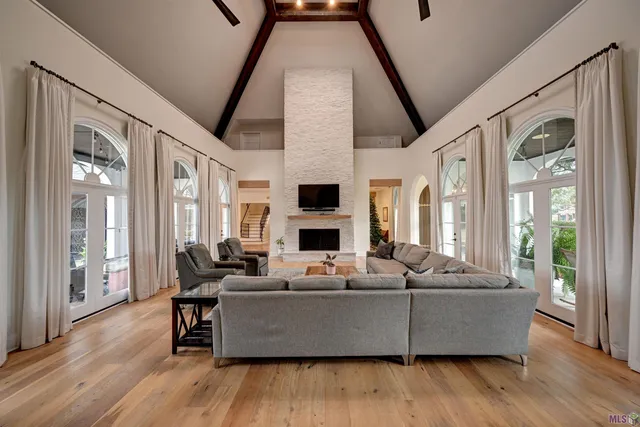 $1,200,000 | 107 Cedar Tree Drive, Thibodaux, LA 70301