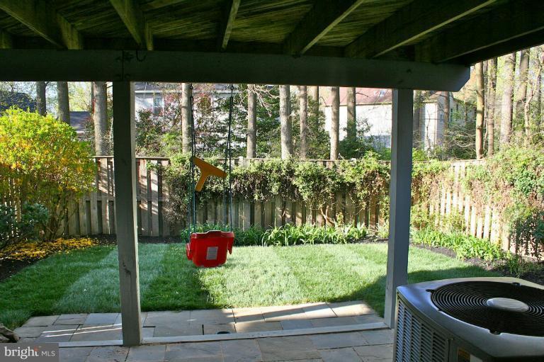 11372 Baroque Road Silver Spring, MD 20901 - Photo 4 of 20 Exterior (Rear)