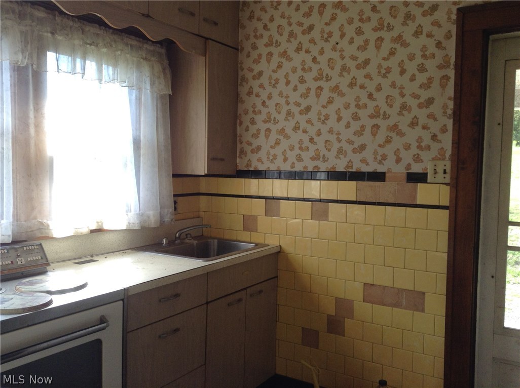 110 Bank Street Flushing, OH 43977 - Photo 8 of 10