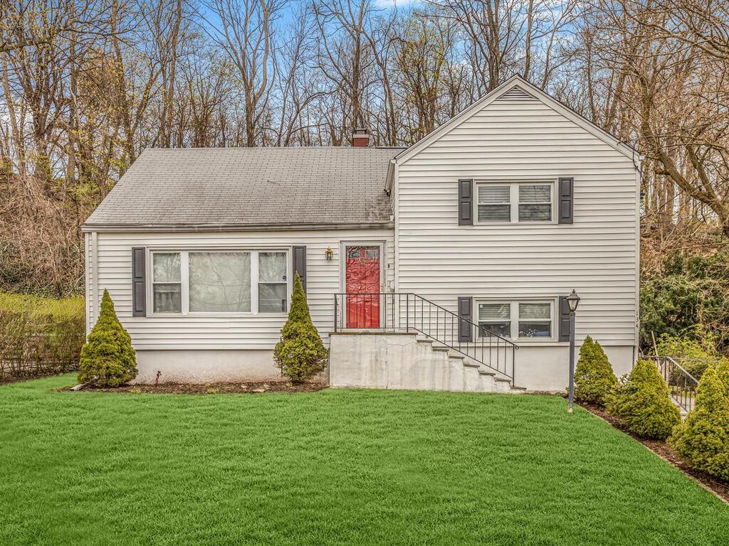 134 Pembrook Drive Yonkers, NY 10710 - Photo 1 of 1